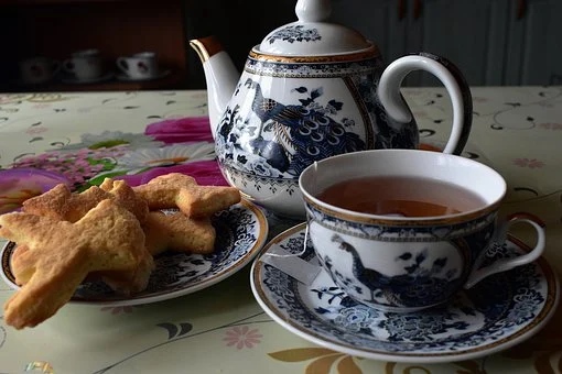 Tea served with biscuits